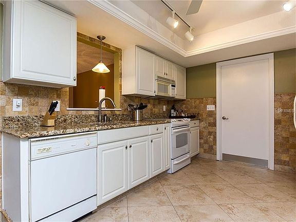 5th image of 5059 Jamaica Cir #15