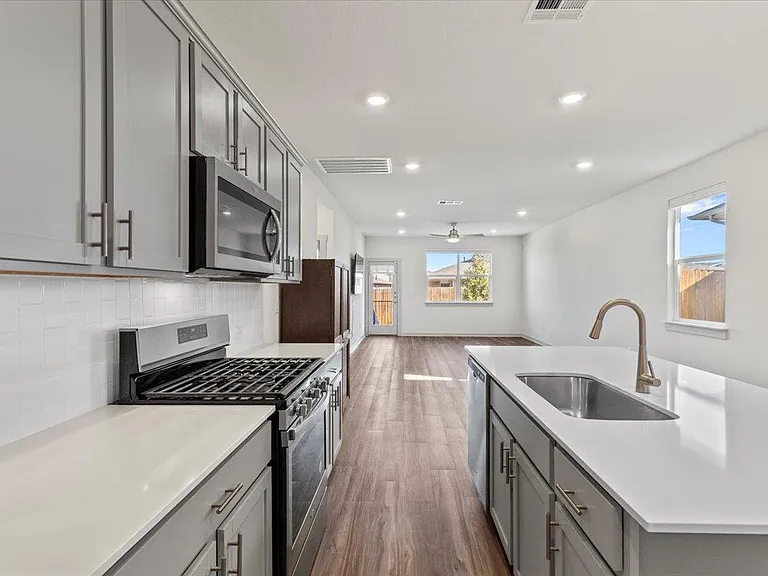 7704 Jacobean Way — Photo 9