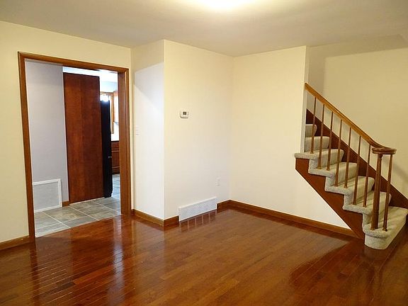 5th image of 2228 Junction Rd
