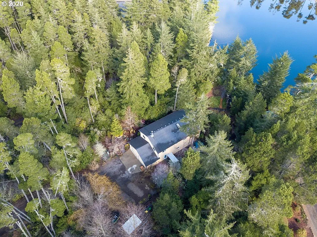 5025 Heceta Beach Rd photo 1