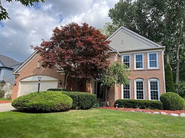 1st image of 2127 Peachtree Ct