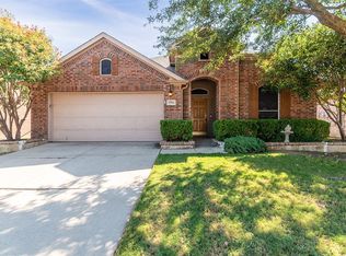 8700 Wagon Trl, Aubrey, TX 76227