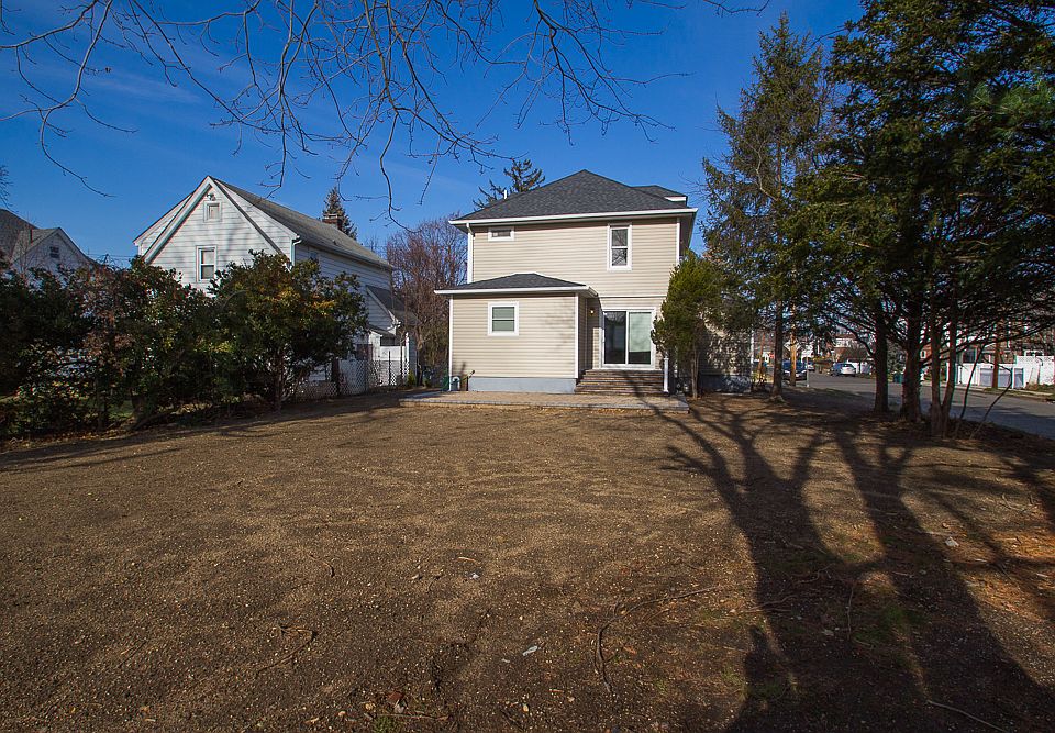 2nd image of 217 Chapman Ave