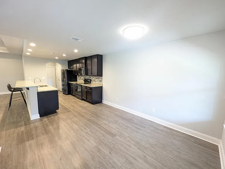 1827 Sundown Dr — Photo 5