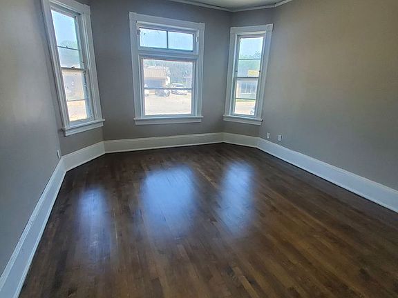 2nd image of 635-637 W Center St #635