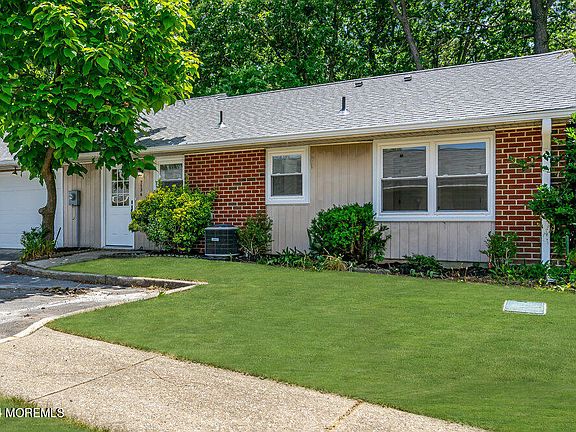 2nd image of 713A Dorchester Drive