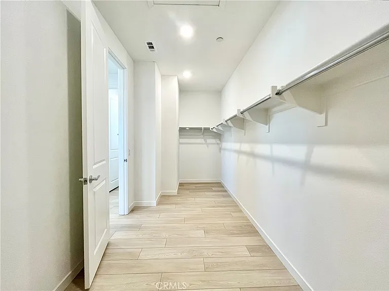 27812 Marquee Dr — Photo 17
