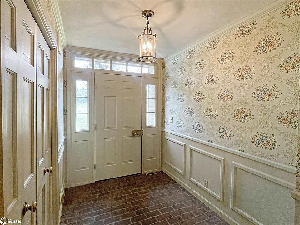 411 West St, Traer, IA 50675 Zillow