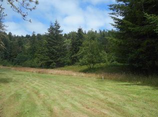 240 Club Dr, Crescent City, CA 95531