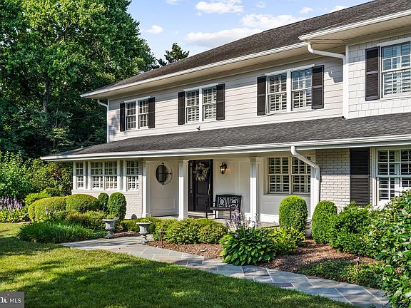 5th image of 509 N Quaker Ln