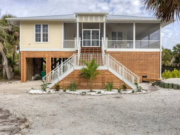 32 Palm Dr, Placida, FL 33946