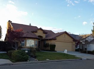 10261 N Whitney Ave, Fresno, CA