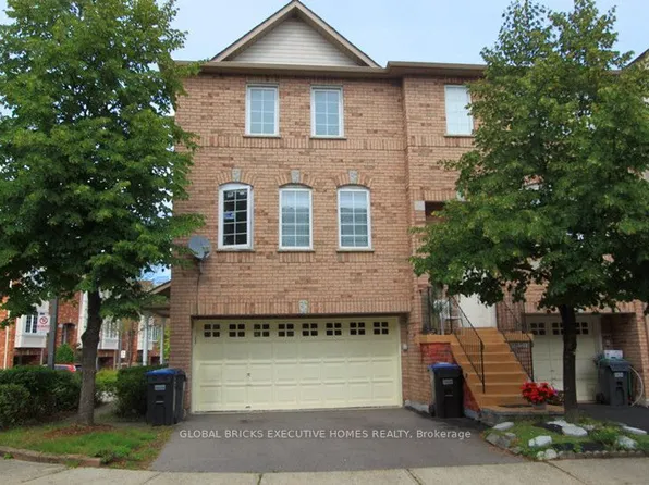 80 Acorn Pl #111, Mississauga, ON L4Z 4C9