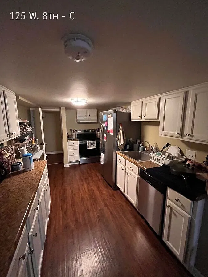 Beautiful 3 Bed Near OSU Medical Campus Available Fall 2026 — Photo 2