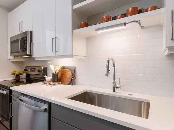 1115 Town Creek Dr #707, Austin, TX 78741