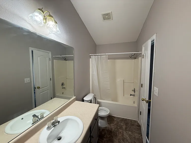 2827 Windsor Forrest Ct — Photo 11