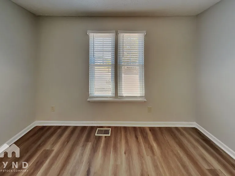8224 Wynewood Ct — Photo 14