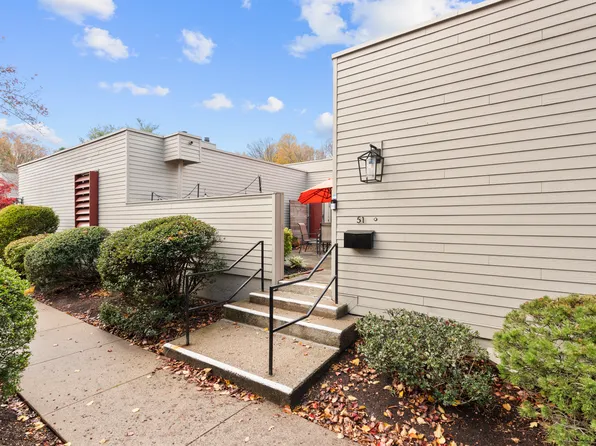 51 Charlton Hill Road #51, Hamden, CT 06518