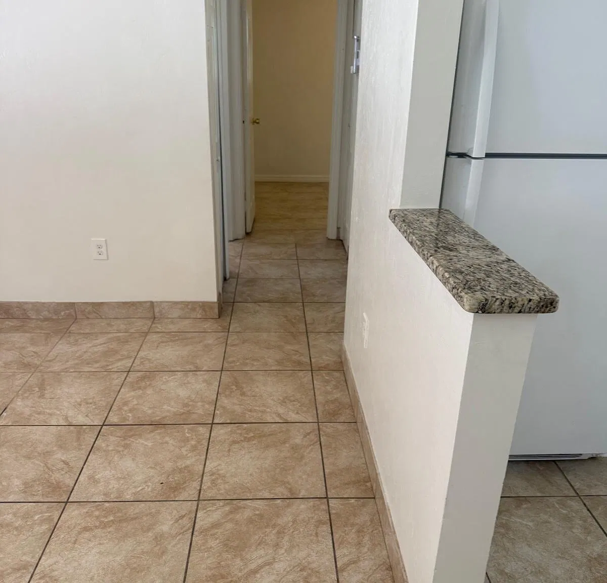 3 bed, 950 sqft, $1,500 — Photo 2