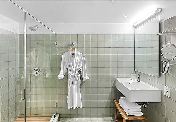 2nd image of 119 Orchard St #41