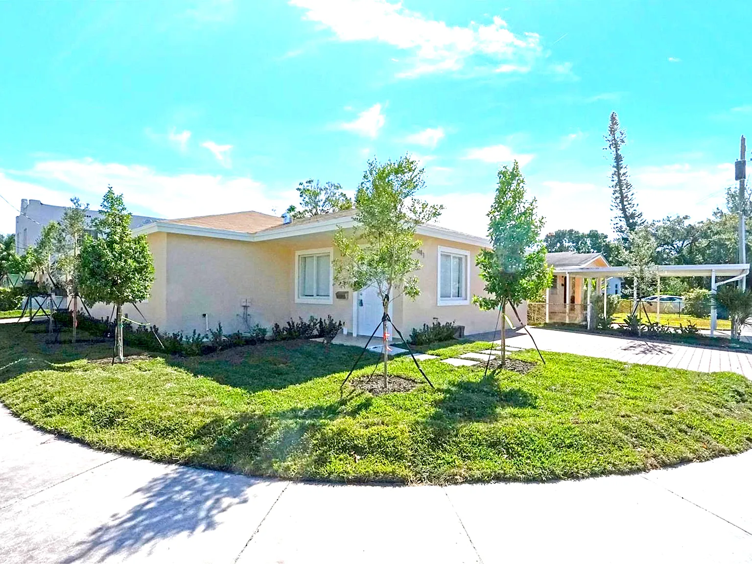 3 bed, 2050 sqft, $2,500 — Photo 2