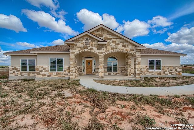 1st image of 131 Las Palomas Dr