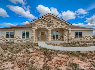 131 Las Palomas Dr, La Vernia, TX 78121