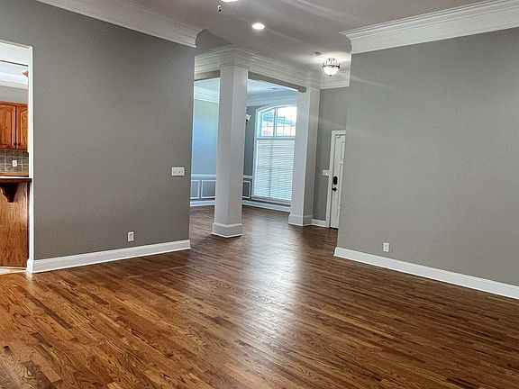 4th image of 430 McIntosh Way