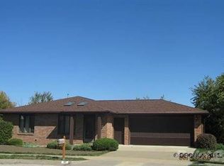 707 Ravenwood Ct, Dubuque, IA