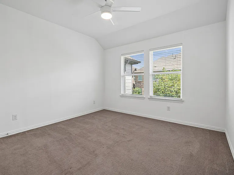 982 Mikaela Dr — Photo 30