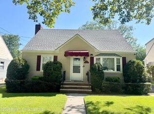 100 Sterling Ave, Staten Island, NY 10306