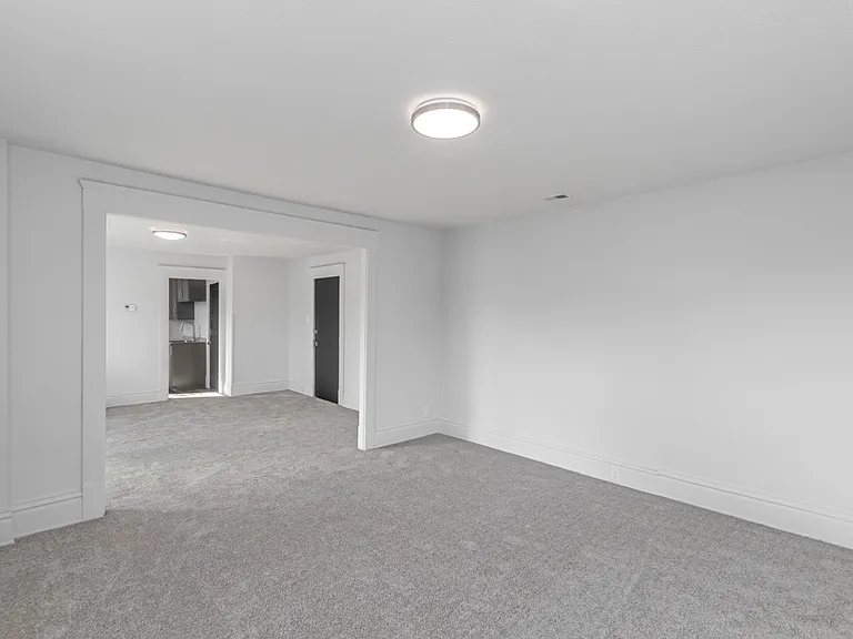 205 W Cambridge St #A — Photo 2
