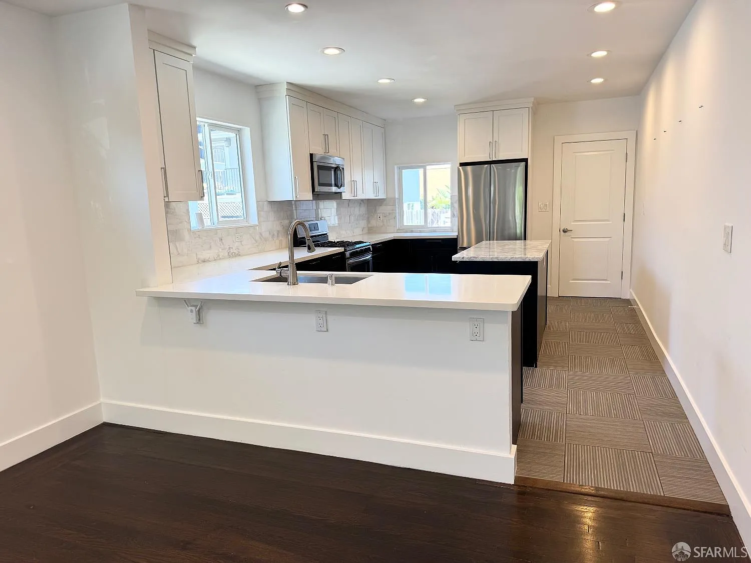 2 bed, 1.0 bath, 946 sqft, $3,950 — Photo 2