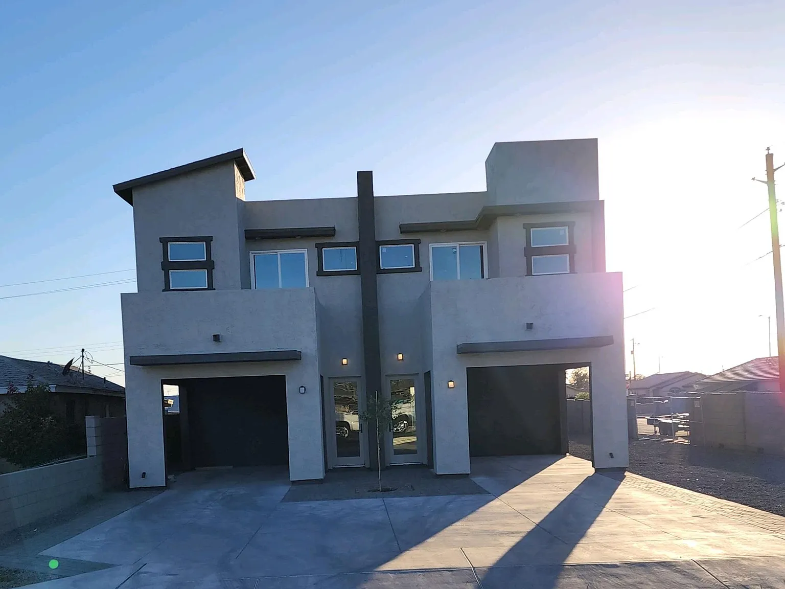 4 bed, 4.0 bath, 2200 sqft, $1,364 — Photo 2