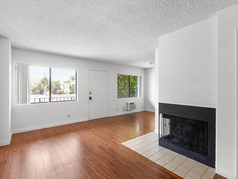 4193 Greenbush Ave #2 — Photo 2