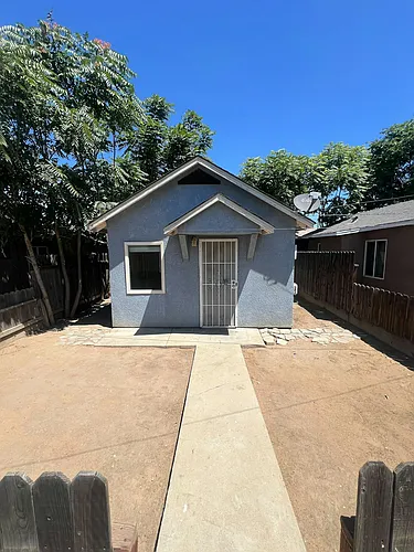 2432 S Cedar Ave #103 Photo 1