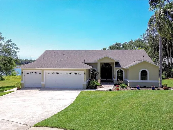 709 Sportsman Park Dr, Seffner, FL 33584