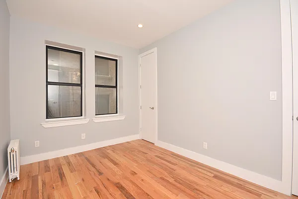 Rented by Clove Realty LLC | media 6