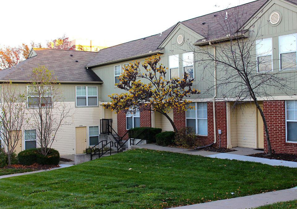 1st image of 805 N 6th St