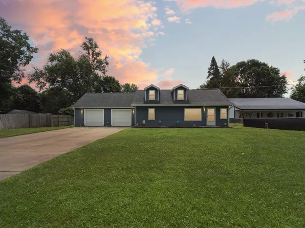 145 Falcon Rd, Jackson, MI 49202