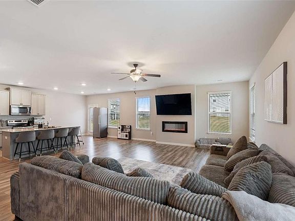 5th image of 1052 Bodega Loop