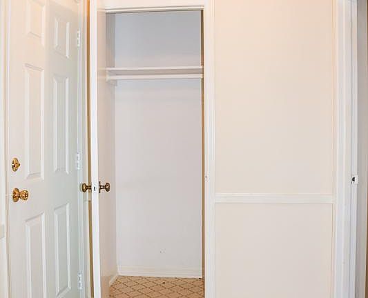 4th image of 3105 Shallowford Dr