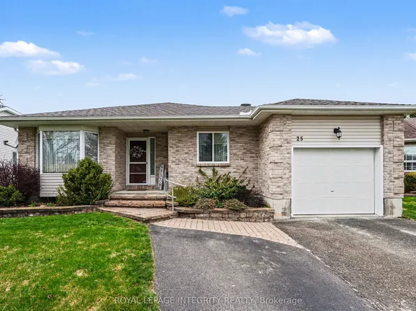 25 Decaria Blvd, Perth, ON K7H 3P8
