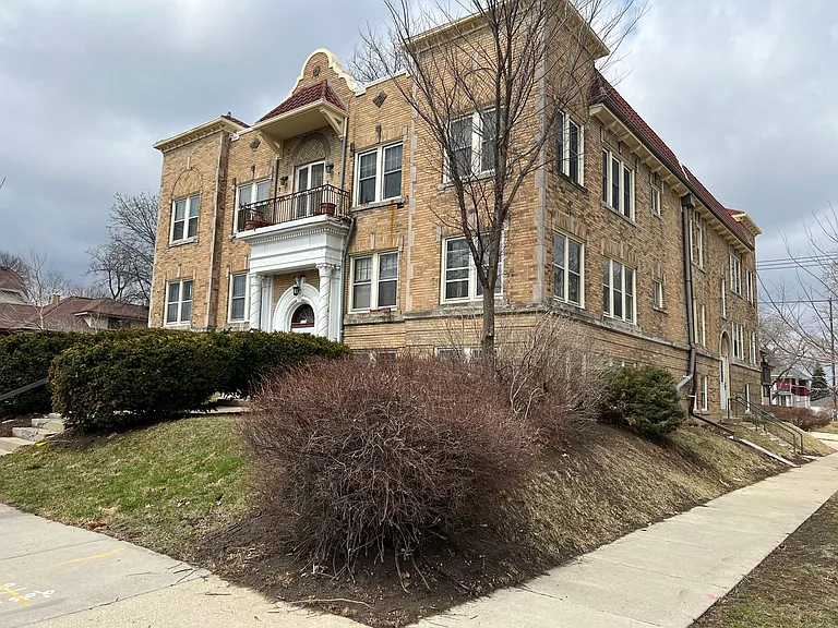 5104 W. Wisconsin Ave. — Photo 16
