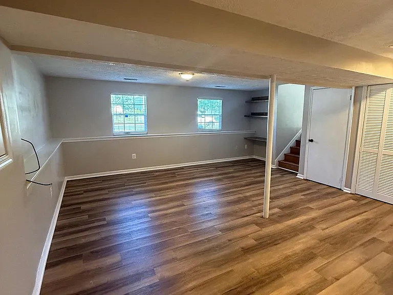 805 London Ct — Photo 14