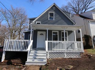 527 Center Pl, Teaneck, NJ 07666