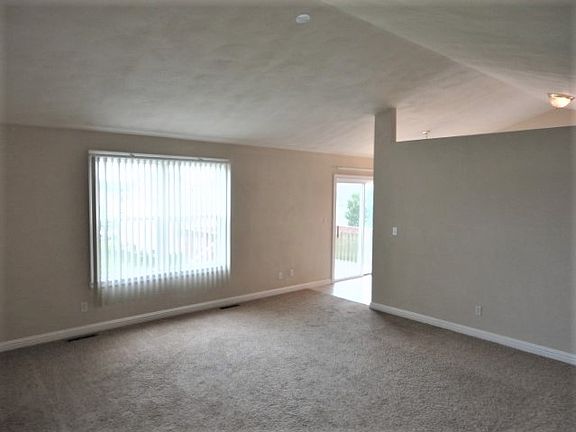 4th image of 3071 Bauer Dr