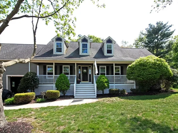 17 Stevens Dr, Holbrook, MA 02343
