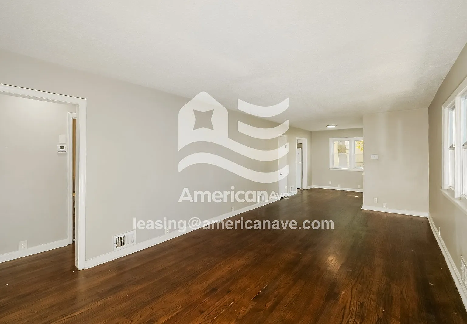 3 bed, 1.0 bath, 1044 sqft, $1,208 — Photo 3
