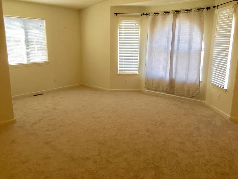 743 Adams St — Photo 16